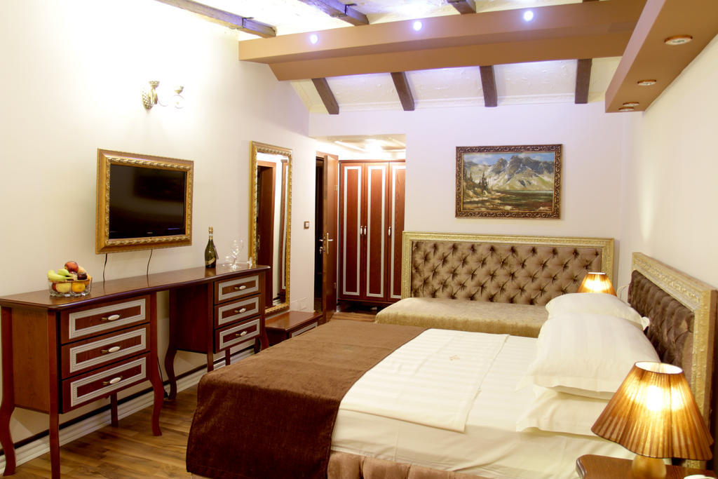 Hotel Boutique Vila Fernando Tirana Habitación foto