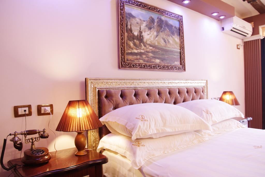 Hotel Boutique Vila Fernando Tirana Habitación foto