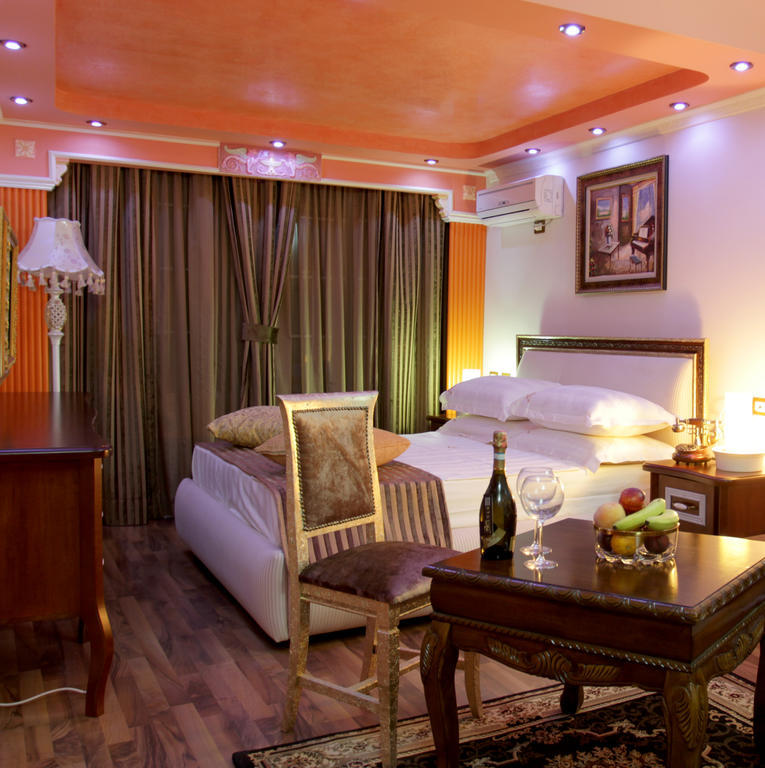 Hotel Boutique Vila Fernando Tirana Habitación foto